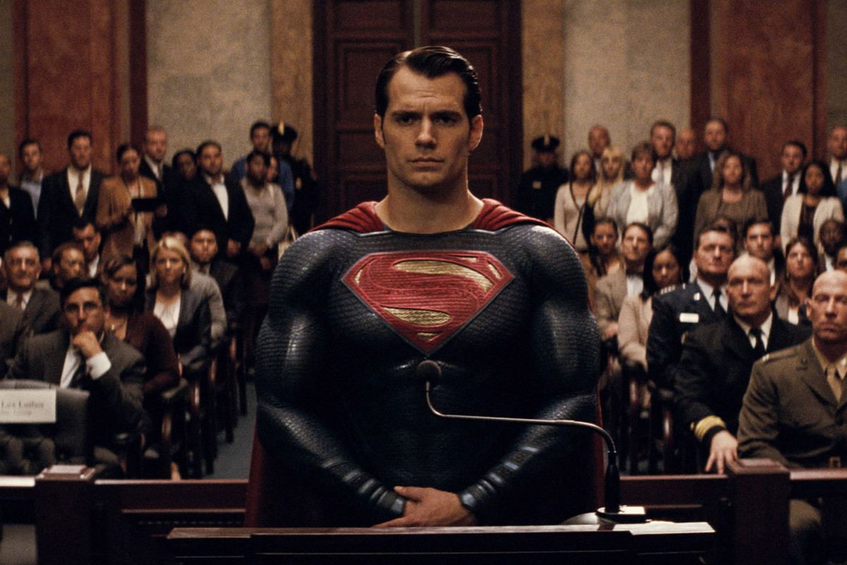 Henry Cavill prova que preocupação sobre volta como Superman está