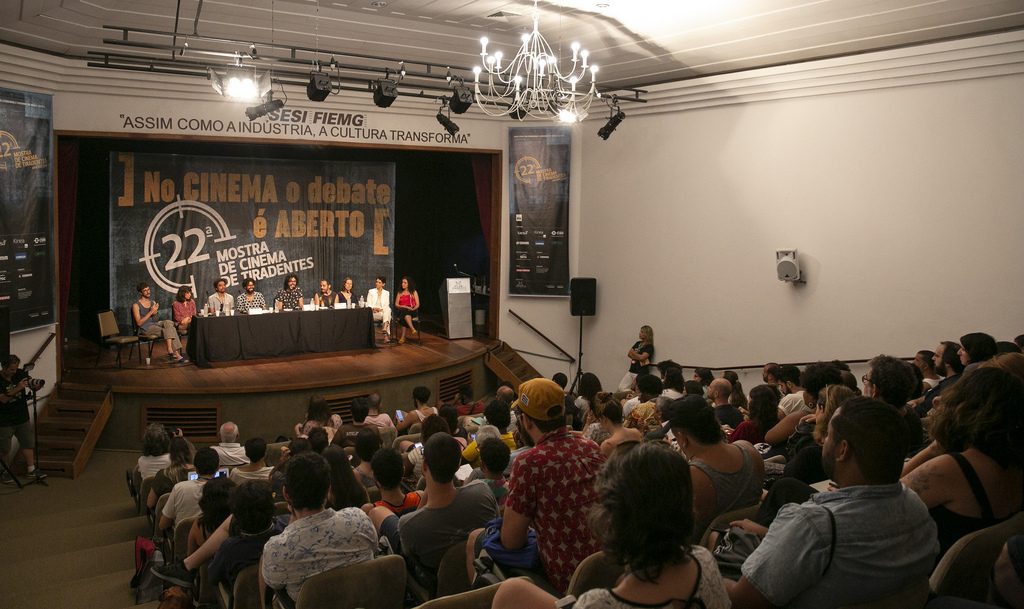 Bate-papo do filme "Seus Ossos e Seus Olhos", com a presença do diretor e convidados, no Cine Teatro Sesi - Foto: BetoStaino/Universo Produção