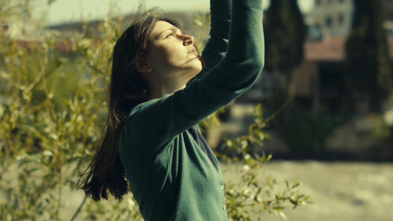 "What do We See When We Look At the Sky?" (2021), de Alexandre Koberidze - Divulgação