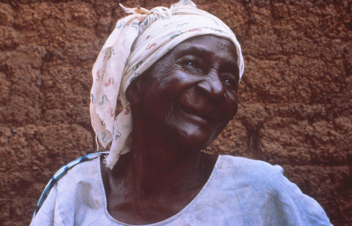 “Vamos Conversar, Avó” (Parlons grand-mère, 1989), de Djibril Diop Mambéty - Divulgação