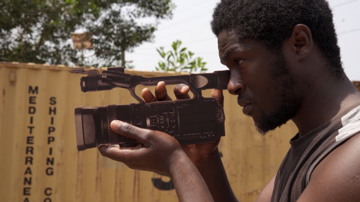 "No Cemitério do Cinema" (Au Cimetière de la Pellicule, 2023), de Thierno Souleymane Diallo - L'Image d'Après/Divulgação