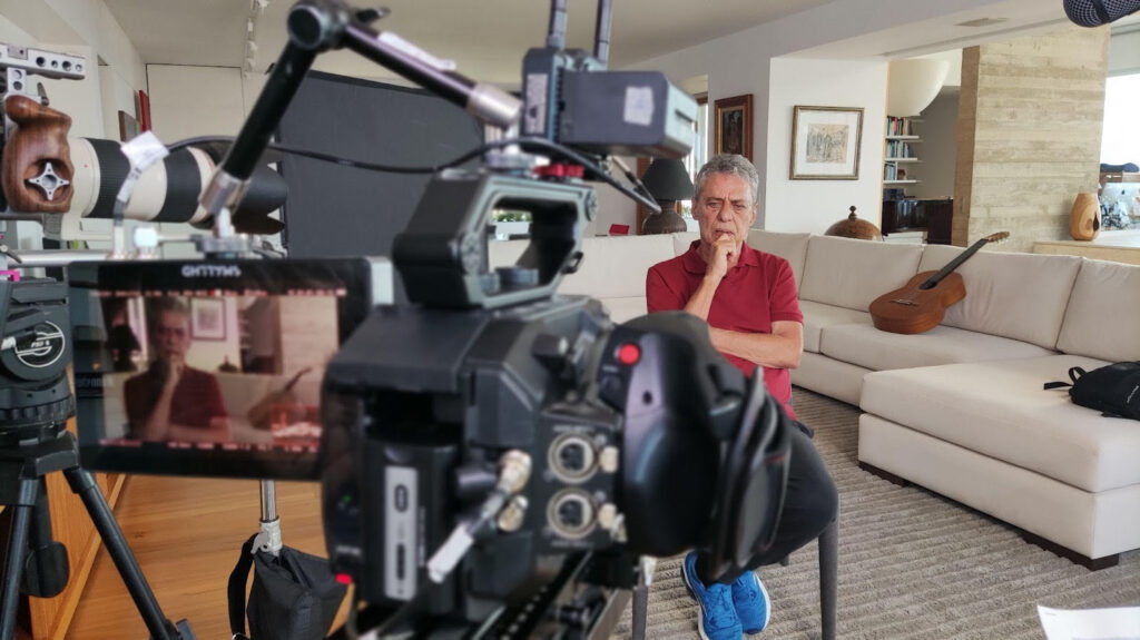Chico Buarque dá depoimento para a série "Na Trilha do Som" - Curta!/Divulgação