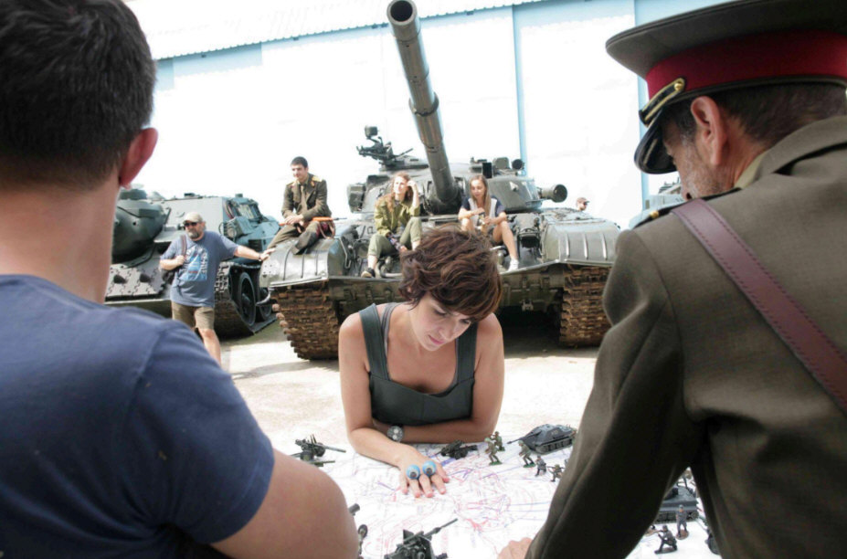 "Eu Não me Importo se Entrarmos para a História Como Bárbaros" (2018), de Radu Jude - Divulgação