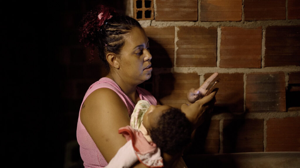 "Tijolo por Tijolo" (2024), de Victoria Álvares e Quentin Delaroche - Foto: Olhar Filmes/Divulgação