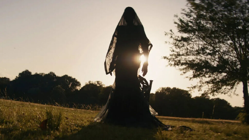 "A Mulher no Jardim" (The Woman in the Yard, 2025), de Jaume Collet-Serra - Divulgação