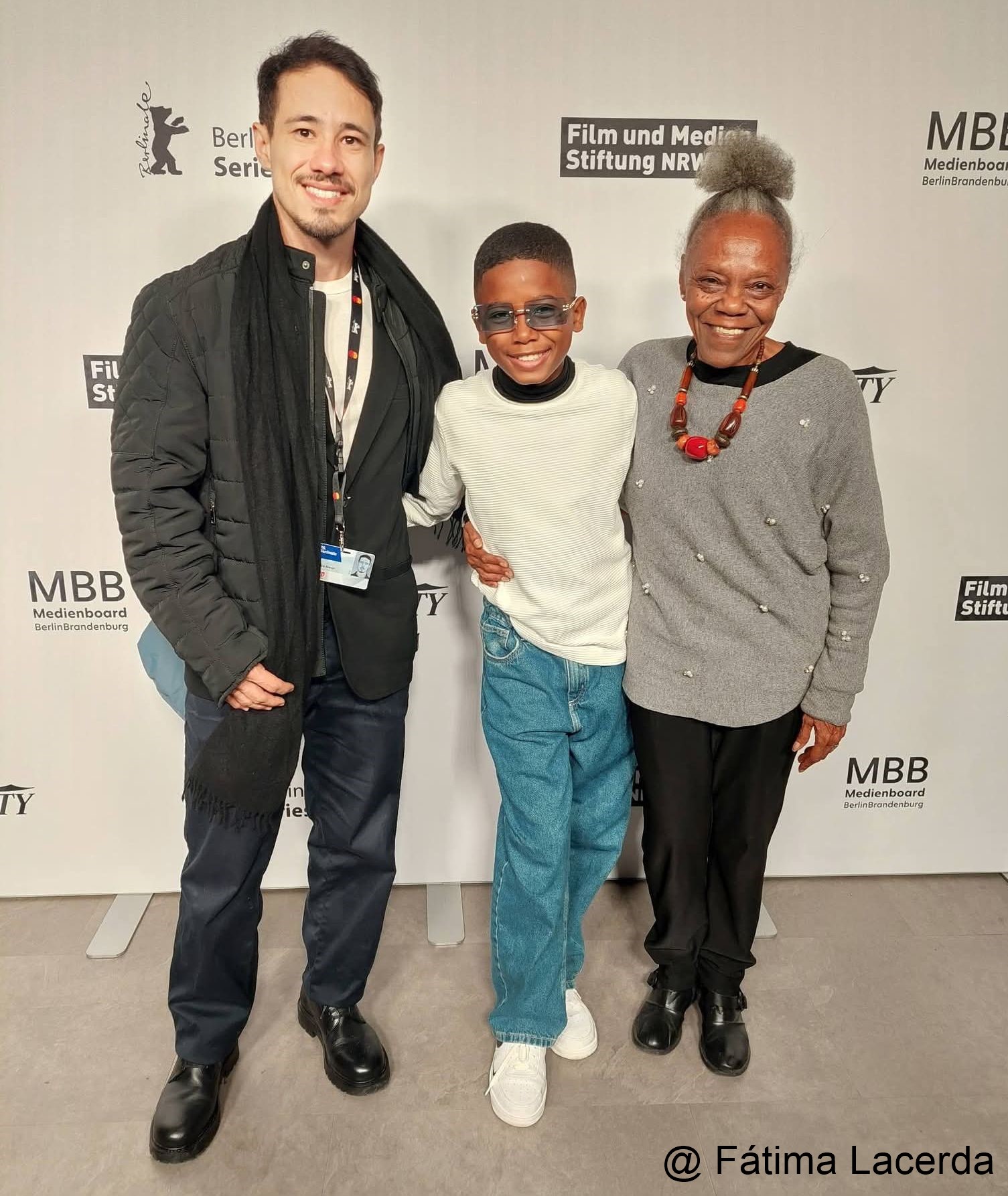 O roteirista André Araújo e os atores Yuri Gomes e Teca Pereira, de "Feito Pipa" - Foto: © Fátima Lacerda