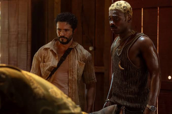 Vinícius de Oliveira ao lado de Rafa Martins em cena de "Rio de Sangue" (2026) - Foto: Divulgação
