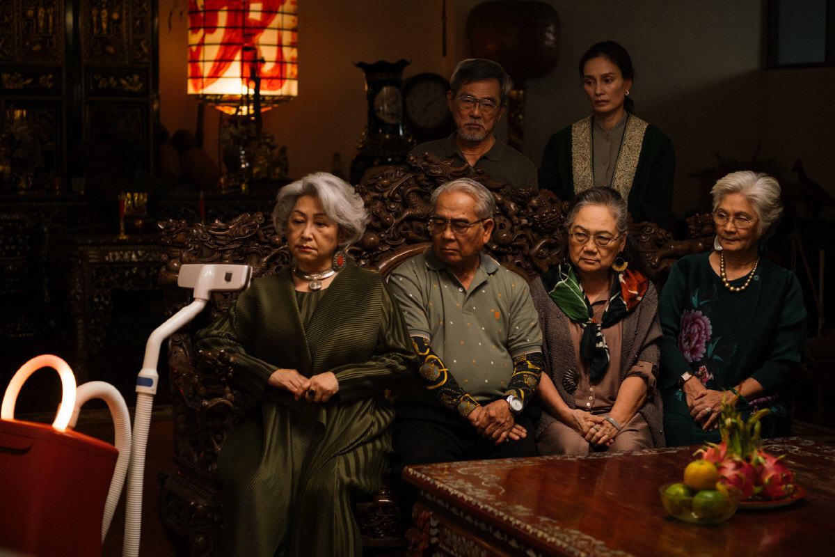 "A Useful Ghost – Uma Ajuda do Além" (A Useful Ghost, 2025), de Ratchapoom Boonbunchachoke - Foto: Divulgação