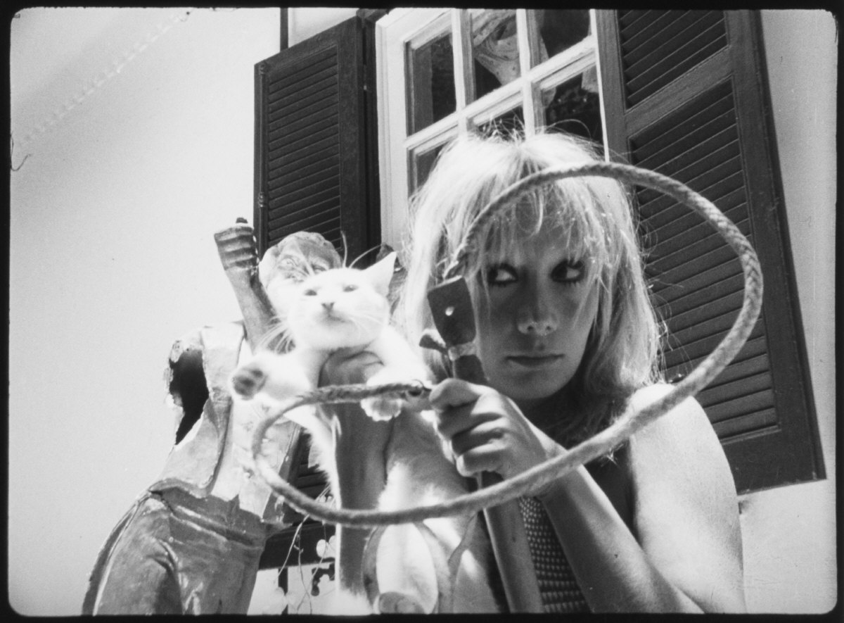 Helena Ignez em "Carnaval na Lama" (1970), de Rogério Sganzerla (1970) - Foto: Acervo Cinemateca Brasileira