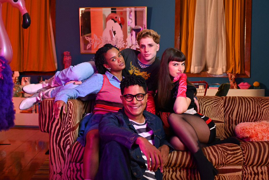 Jê Soares, João Manoel, Diego Martins e Giovanna Grigio, elenco de "Trago Seu Amor" - Foto: Daniel Chiacos/Divulgação